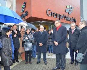 Hommage aux victimes de l'attentat contre Charlie Hebdo devant le siège du groupe Valophis